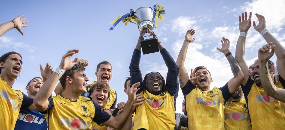 Il Trento mantiene l'imbattibilità casalinga e alza il trofeo della serie D davanti ai tifosi